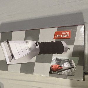 HEATED ICE SCRAPER WITH LIGHT - AUTO EFFECTS - SNOW & ICE REMOVAL